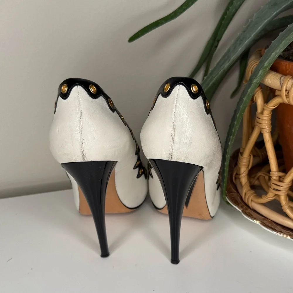 Versace White Nappa Leather Peep Toe Heels 39 Black Patent Gold Pumps DSL531R - Picture 3 of 15
